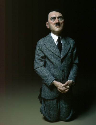 Maurizio Cattelan – « him » – Sculpture Hitler