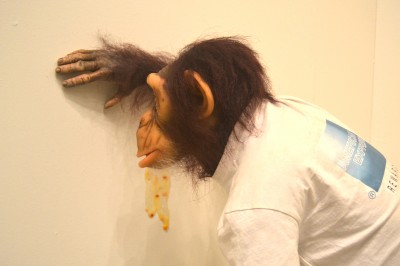 Tony Matelli – sculpture hypeRealiste – chimpanze / tonymatelli.com